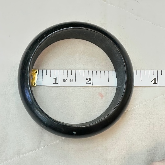 Wide, Black Wooden Bangle Bracelet. Vintage, 1960’s-1990’s - Picture 6 of 13